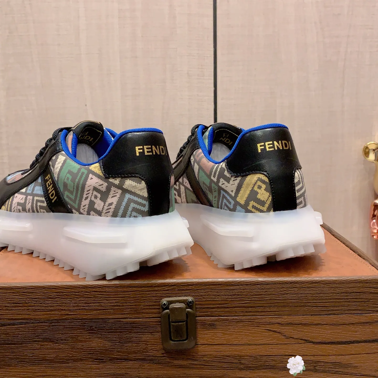 Men's Men's Shoes💰460💰💰🎩🎩[Lightning][Lightning] "FENDI*" The latest and most popular casual sports shoes, top brand [Seduce] luxury ~ purchasing agent, top quality ~. [Strong] The upper is made of imported breathable cowhide with material ➕ breathable sheepskin feet (•) and fine workmanship. The original stylish and stylish soft rubber wear-resistant and non-slip outsole is light and comfortable on the feet. The real thing looks better when photographed in person. 012: code: 38-44, can be customized to 45, 2️⃣ colors available